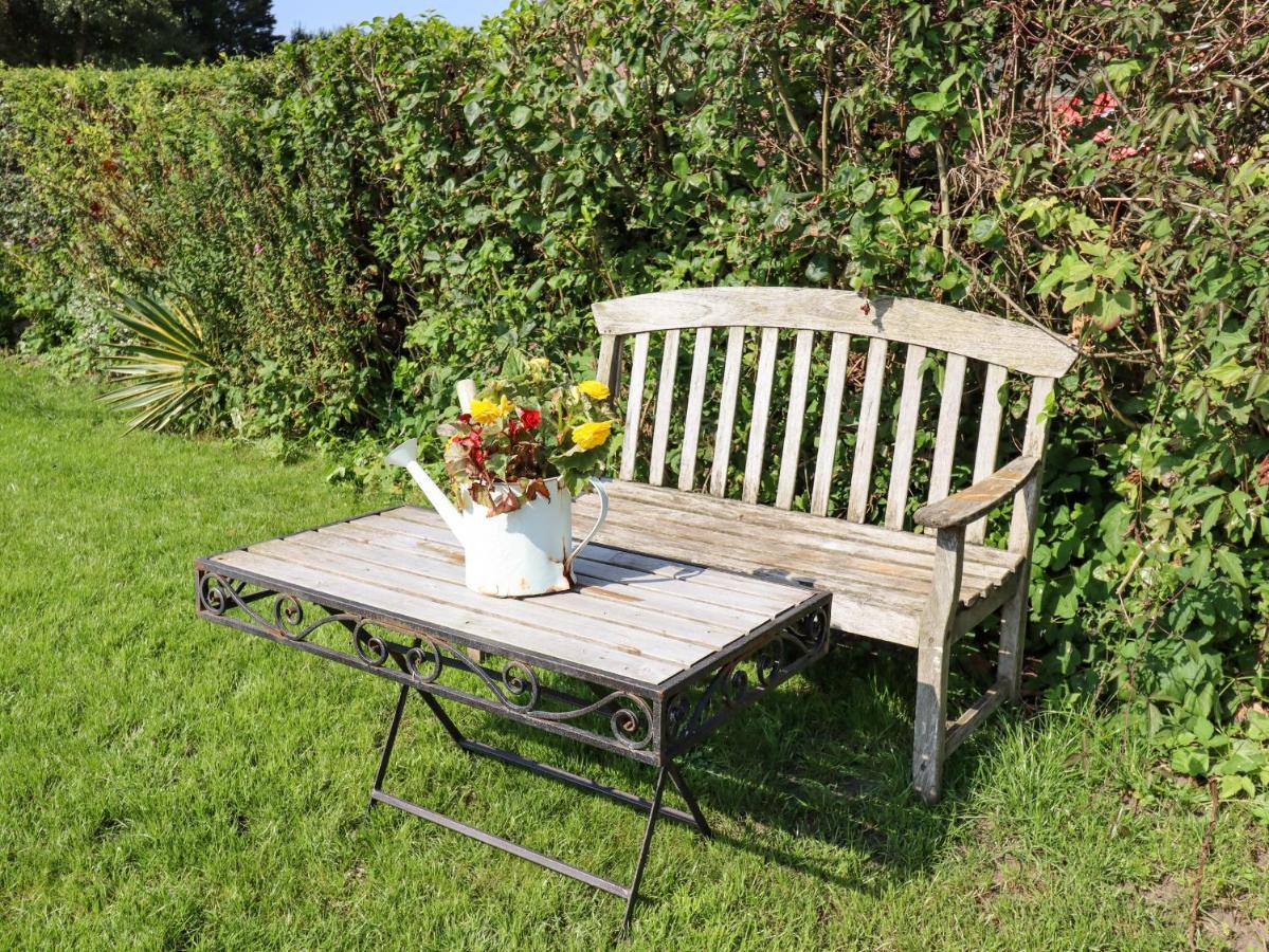 8 Heatons Bridge Road Villa Ormskirk Eksteriør billede